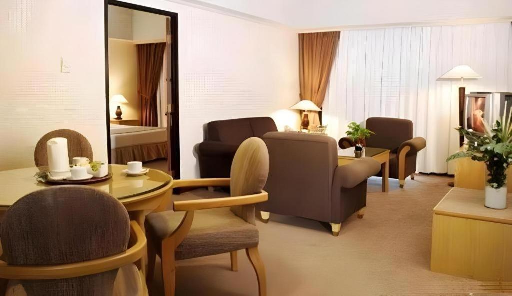 Oasis Amir Hotel Джакарта Экстерьер фото